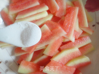 【夏日小凉菜】---凉拌西瓜皮的做法步骤：4