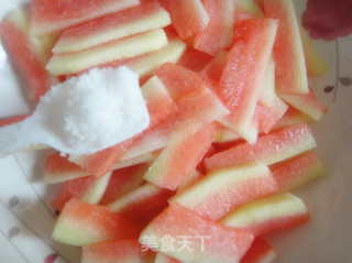 【夏日小凉菜】---凉拌西瓜皮的做法步骤：5