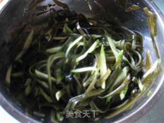 黄瓜拌海带丝的做法步骤：4