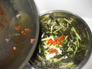 黄瓜拌海带丝的做法步骤：7