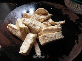 小白菜炒鲜腐竹的做法步骤：3