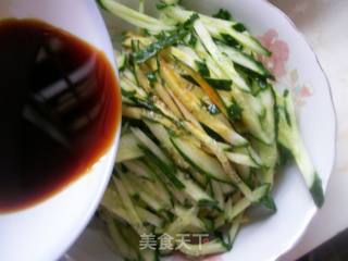 【夏日小凉菜】凉拌豆皮的做法步骤：6