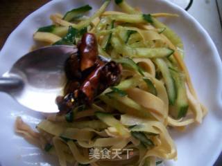 【夏日小凉菜】凉拌豆皮的做法步骤：8