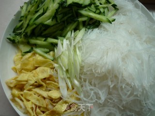 【夏日小凉菜】——凉拌粉丝的做法步骤：10