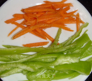 【夏日小凉菜】凉拌金针菇的做法步骤：3