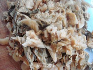 梅菜蒸扣肉的做法步骤：1