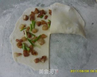 家常葱花油渣饼的做法步骤：9