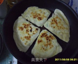 家常葱花油渣饼的做法步骤：13