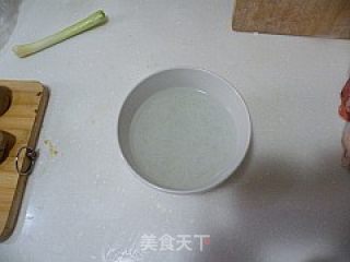 凉拌菠菜粉丝的做法步骤：2