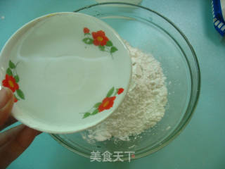【夏日小凉菜】几分钟搞定【懒人版自制凉皮】的做法步骤：3