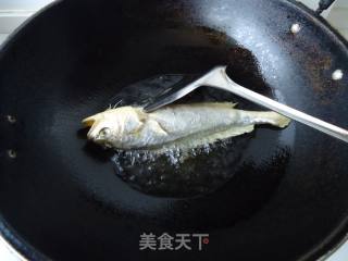 油炸小黄鱼的做法步骤：3