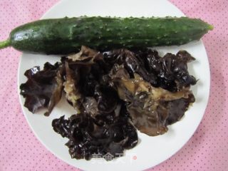 凉拌木耳竹笋的做法步骤：1