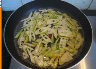 凉拌木耳竹笋的做法步骤：4