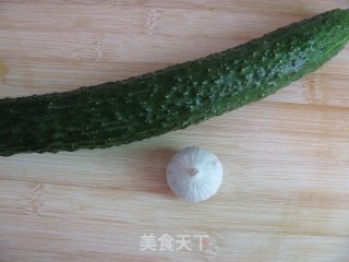 蒜泥黄瓜的做法步骤：1