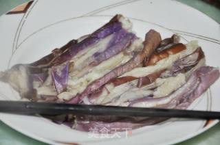[夏日小凉菜]。。。。凉拌茄子的做法步骤：5