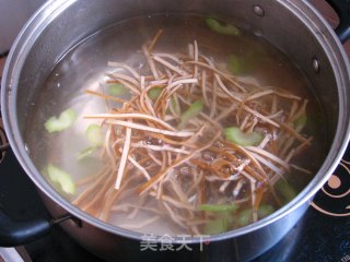 西芹拌豆干的做法步骤：2