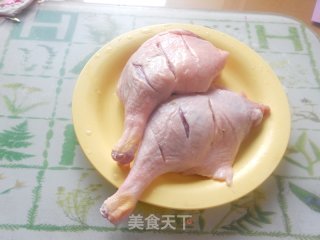 香酥烤鸭腿的做法步骤：1