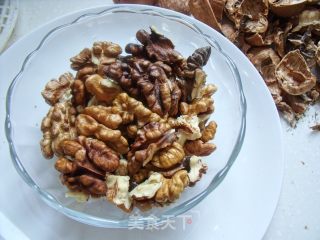 自制健康益智的小零食为考生们加油—琥珀核桃的做法步骤：2