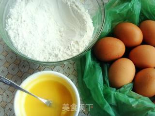 送给孩他爸的--生日蛋糕的做法步骤：1