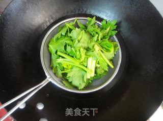 【夏日小凉菜】---蜜汁拌芹叶儿的做法步骤：5