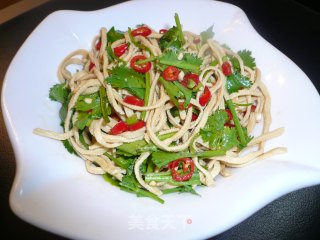 最简单的拌菜---拌豆腐丝的做法步骤：3