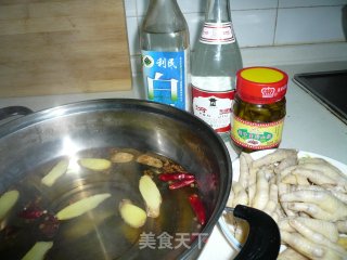 泡椒凤爪的做法步骤：2