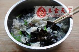 夏日减肥排毒不能错过的一道美容凉菜——【脆双耳】的做法步骤：4