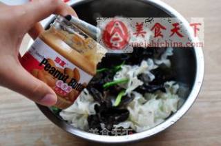 夏日减肥排毒不能错过的一道美容凉菜——【脆双耳】的做法步骤：5