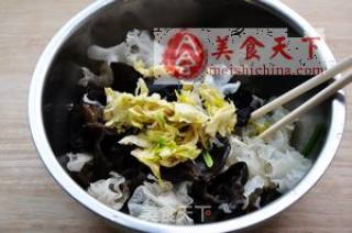 夏日减肥排毒不能错过的一道美容凉菜——【脆双耳】的做法步骤：6