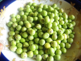 [夏日小凉菜]蒜薹拌豆的做法步骤：2