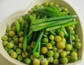 [夏日小凉菜]蒜薹拌豆的做法步骤：9
