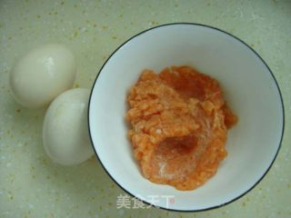 三文鱼蛋羹的做法步骤：1