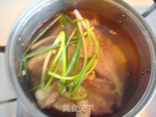 三文鱼粥的做法步骤：1