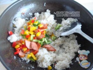 咖喱炒饭的做法步骤：4