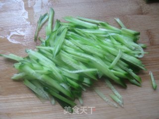 凉拌绿豆芽的做法步骤：2