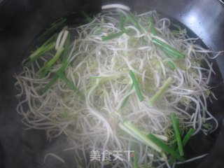 凉拌绿豆芽的做法步骤：4