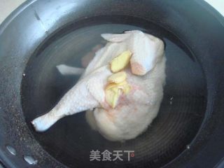 白切鸡的做法步骤：1