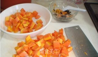 椰香银耳木瓜露的做法步骤：2