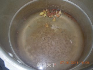 【夏日小凉菜】晶莹剔透猪皮冻的做法步骤：4
