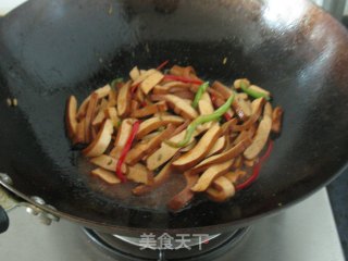 五香炒豆干的做法步骤：6