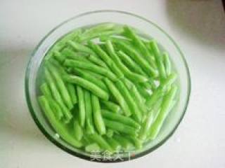 【夏日小凉菜】—凉拌四季豆的做法步骤：3