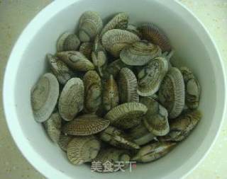 清蒸花蛤的做法步骤：1
