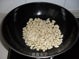 椒盐花生的做法步骤：3
