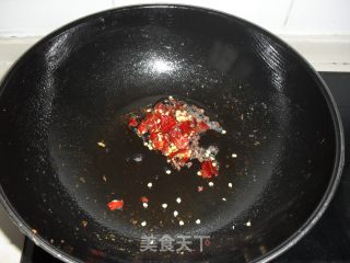 椒盐花生的做法步骤：6