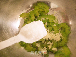 【夏日小凉菜】---苦瓜腰果碎的做法步骤：11