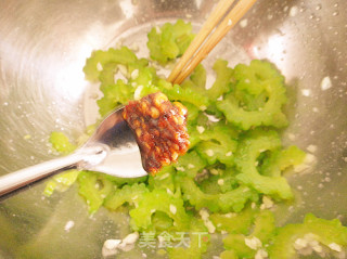 【夏日小凉菜】---苦瓜腰果碎的做法步骤：13