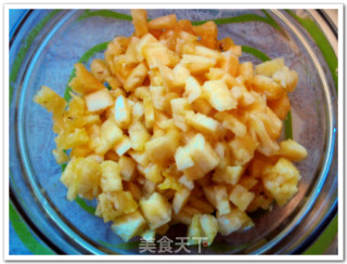 菠萝沙冰菠萝汁的做法步骤：2