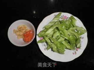 螺旋式-----凉拌苦瓜的做法步骤：2