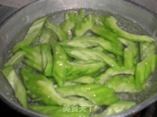 螺旋式-----凉拌苦瓜的做法步骤：3