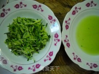 【夏日小凉菜】--凉拌金针脆黄瓜的做法步骤：5